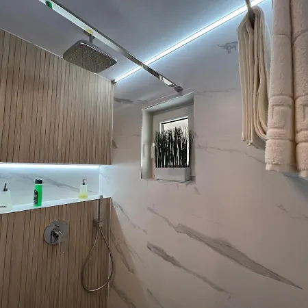 Luxury Apartment Centrul Vechi Curtea De Arges Exterior photo
