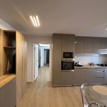 Luxury Apartment Centrul Vechi Curtea De Arges Exterior photo