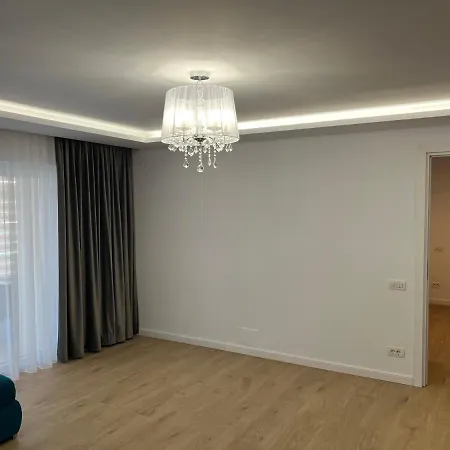 Luxury Apartment Centrul Vechi Curtea De Arges Exterior photo