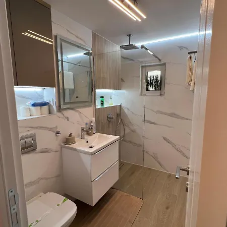 Luxury Apartment Centrul Vechi Curtea De Arges Exterior photo